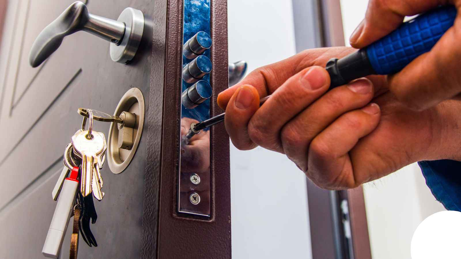 Locksmith in Nashville, TN — LaFollette Door Hardware Repair Locksmith in Nashville, TN — LaFollette Door Hardware Repair